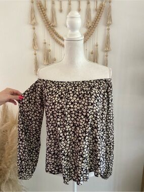 Billabong off the shoulder black cream floral top Flowy boho beach vibes medium